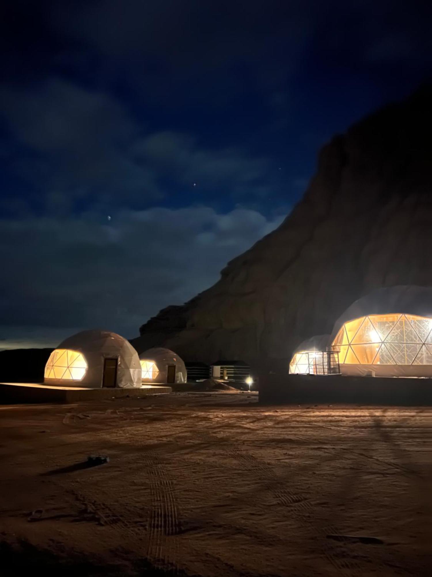 Rum Victoria Luxury Camp Wadi Rum Buitenkant foto