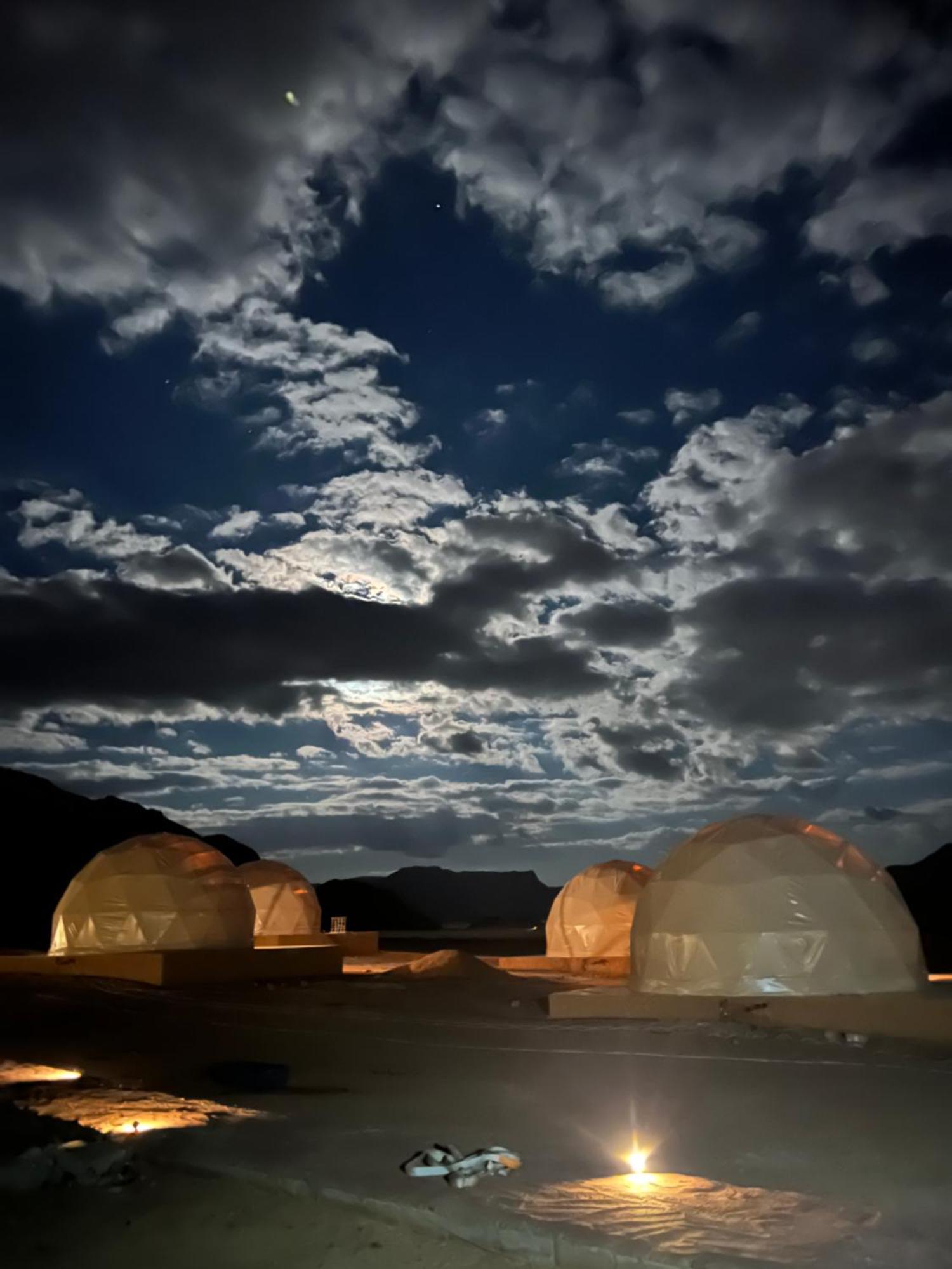 Rum Victoria Luxury Camp Wadi Rum Buitenkant foto