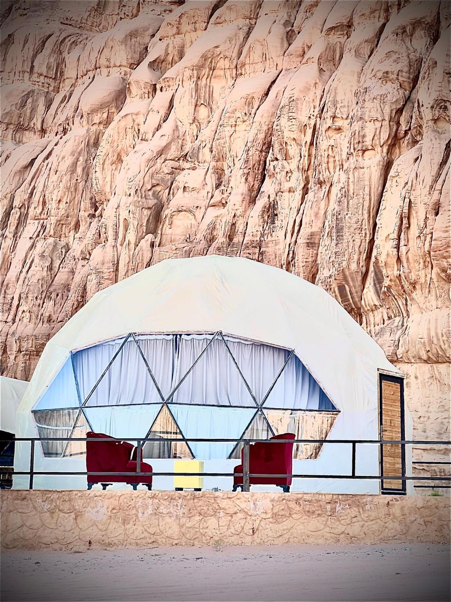 Rum Victoria Luxury Camp Wadi Rum Buitenkant foto