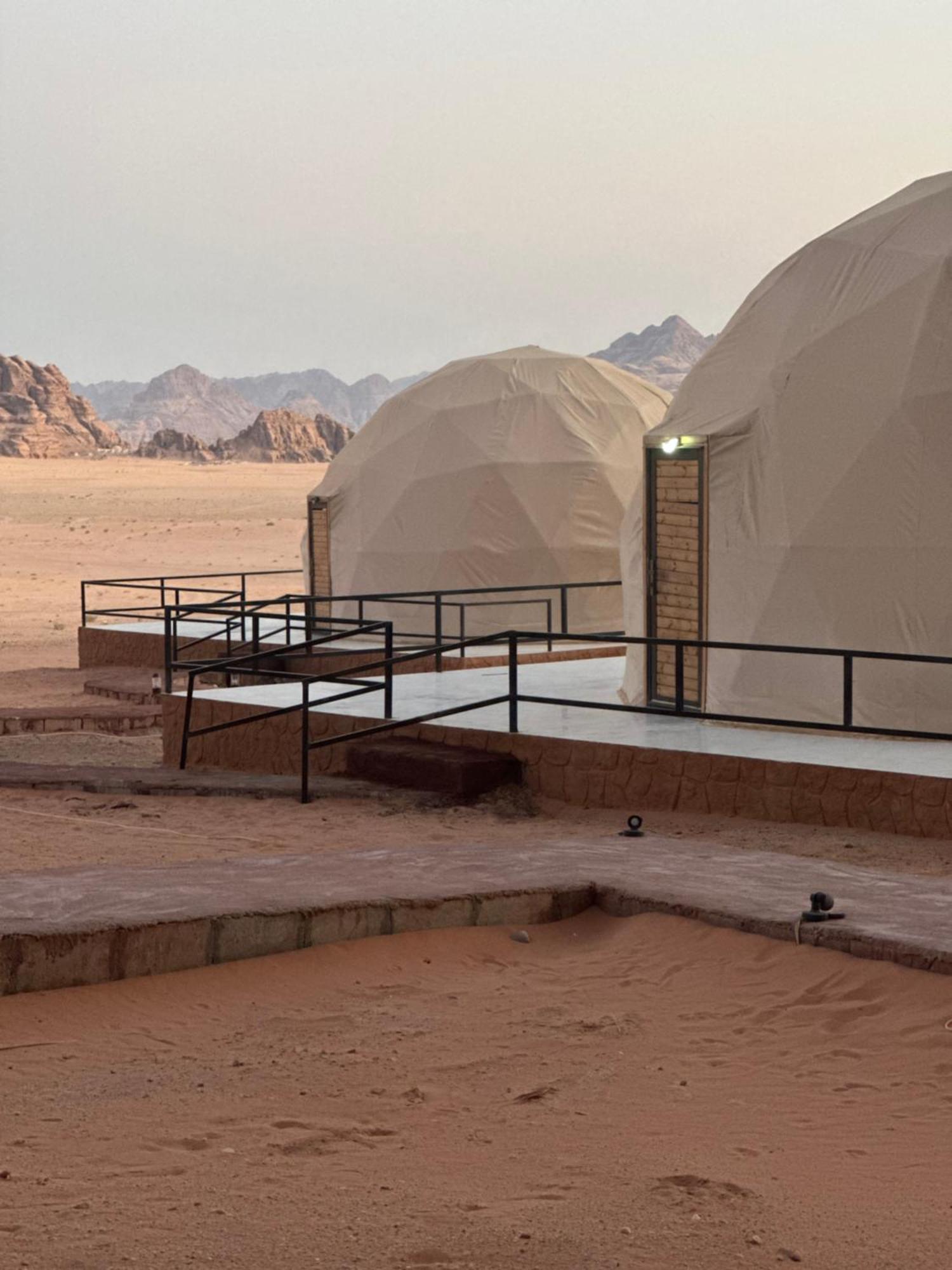 Rum Victoria Luxury Camp Wadi Rum Buitenkant foto