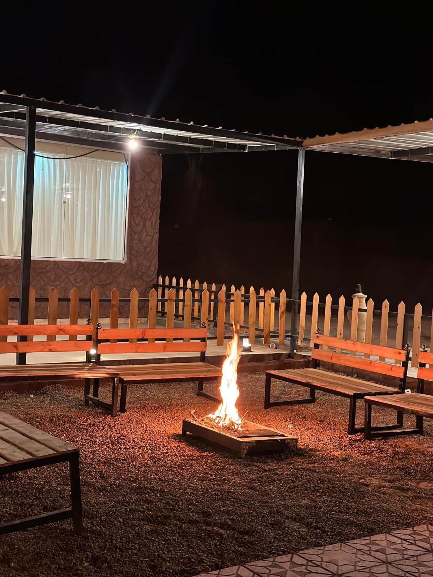 Rum Victoria Luxury Camp Wadi Rum Buitenkant foto