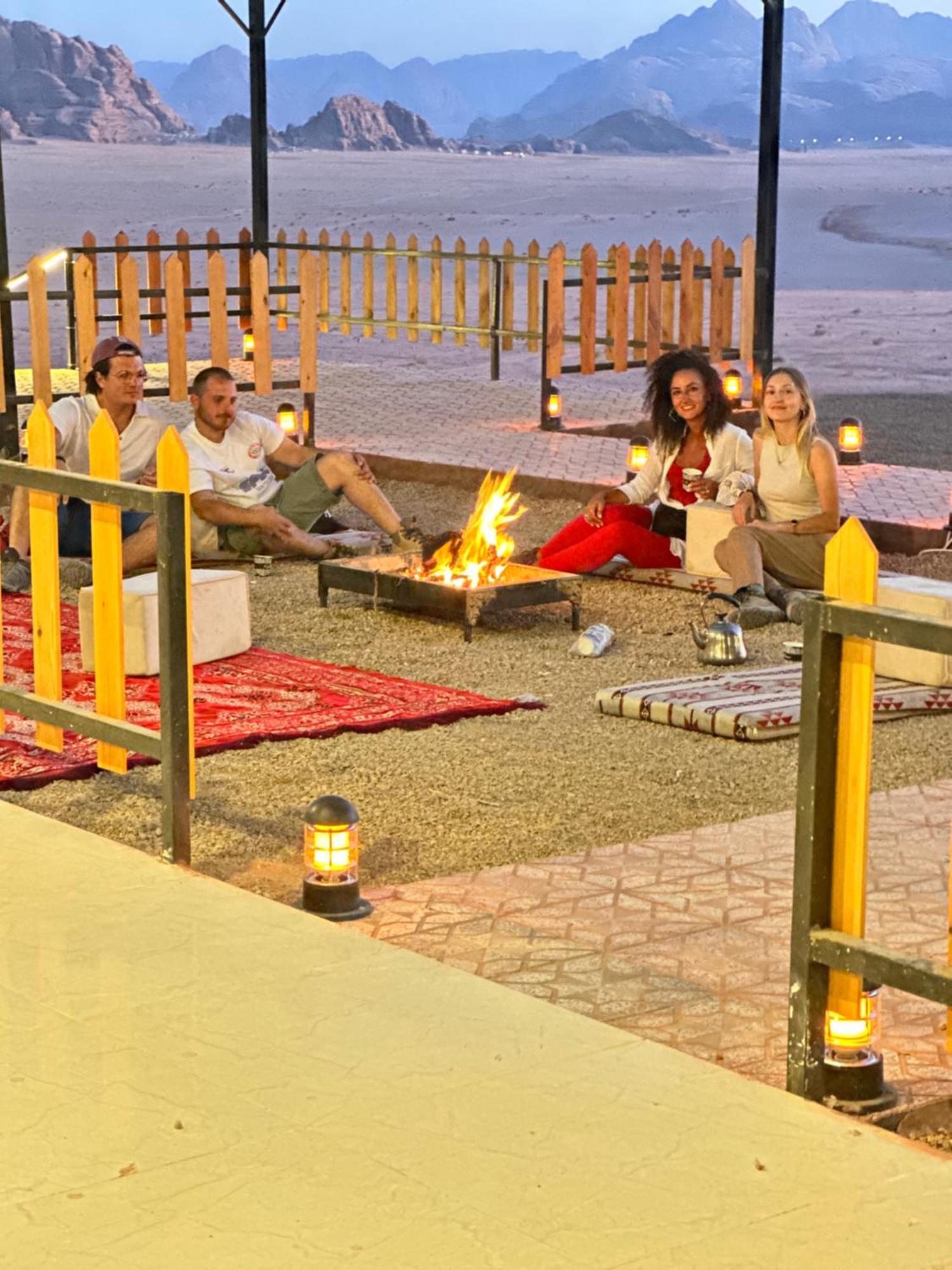 Rum Victoria Luxury Camp Wadi Rum Buitenkant foto