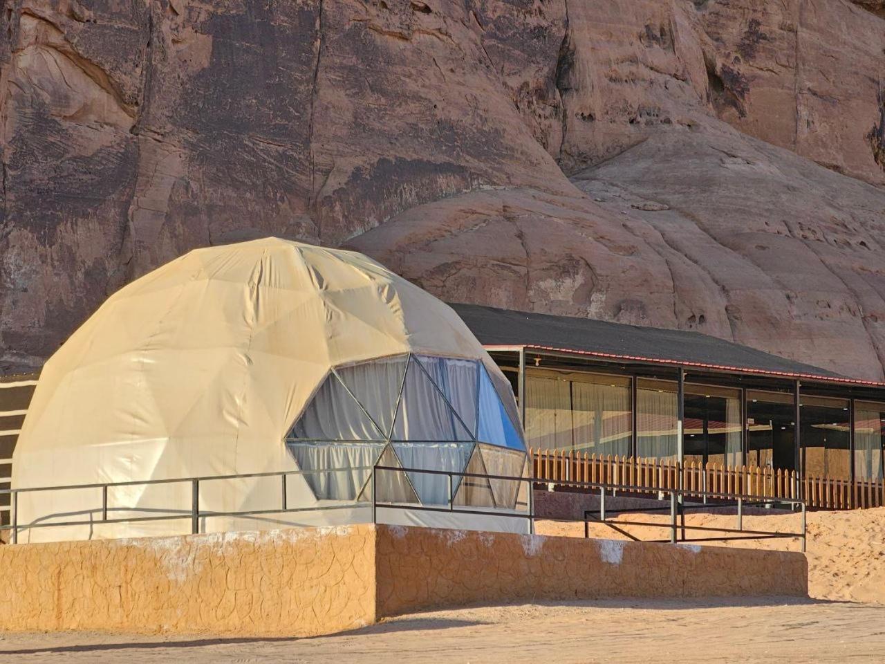 Rum Victoria Luxury Camp Wadi Rum Buitenkant foto