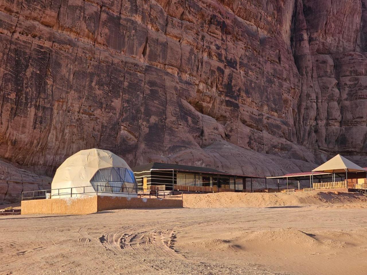 Rum Victoria Luxury Camp Wadi Rum Buitenkant foto