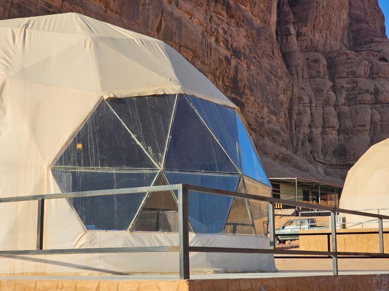 Rum Victoria Luxury Camp Wadi Rum Buitenkant foto